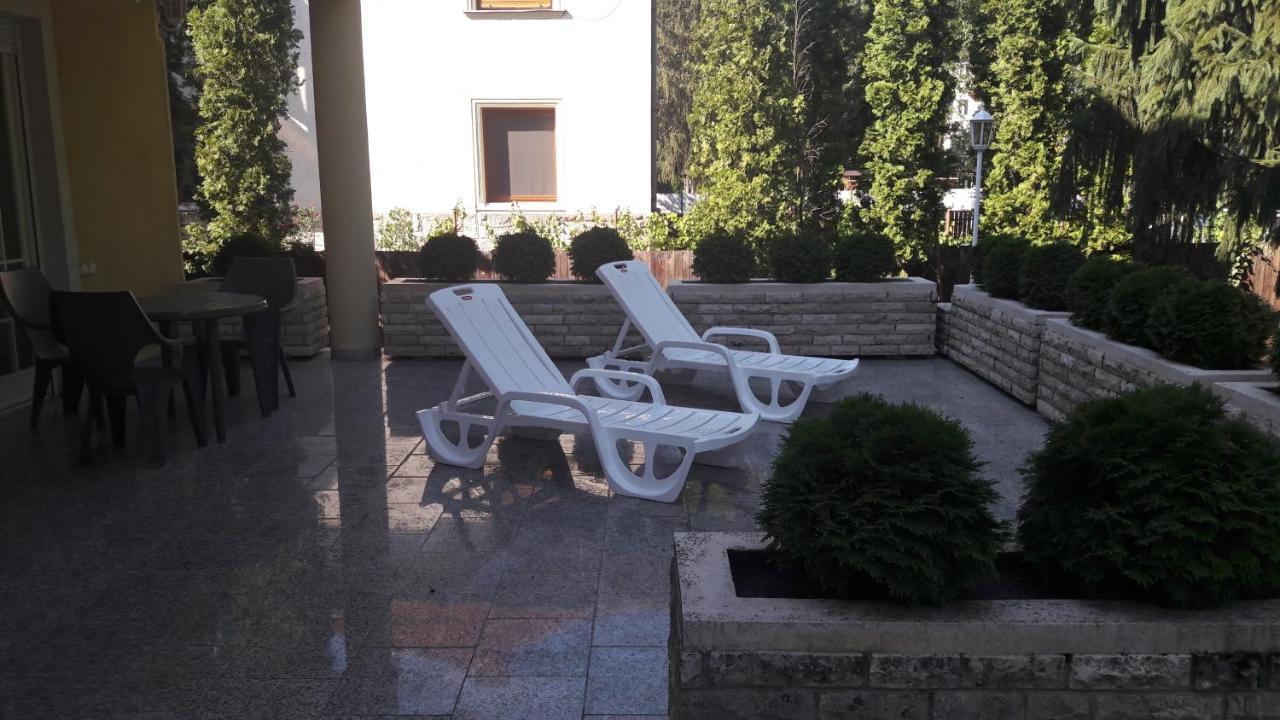 Bed and Breakfast Pero Panzio Debrecen Exterior foto