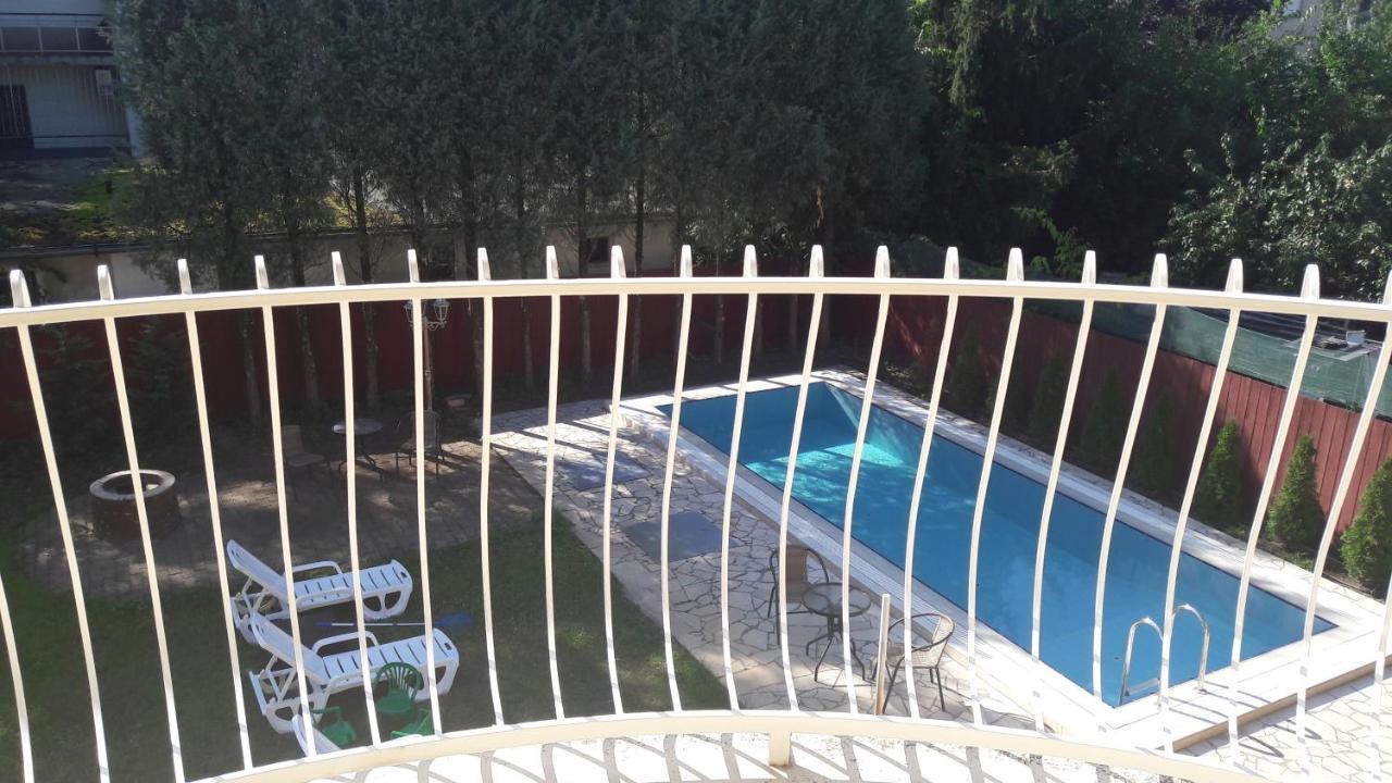 Bed and Breakfast Pero Panzio Debrecen Exterior foto