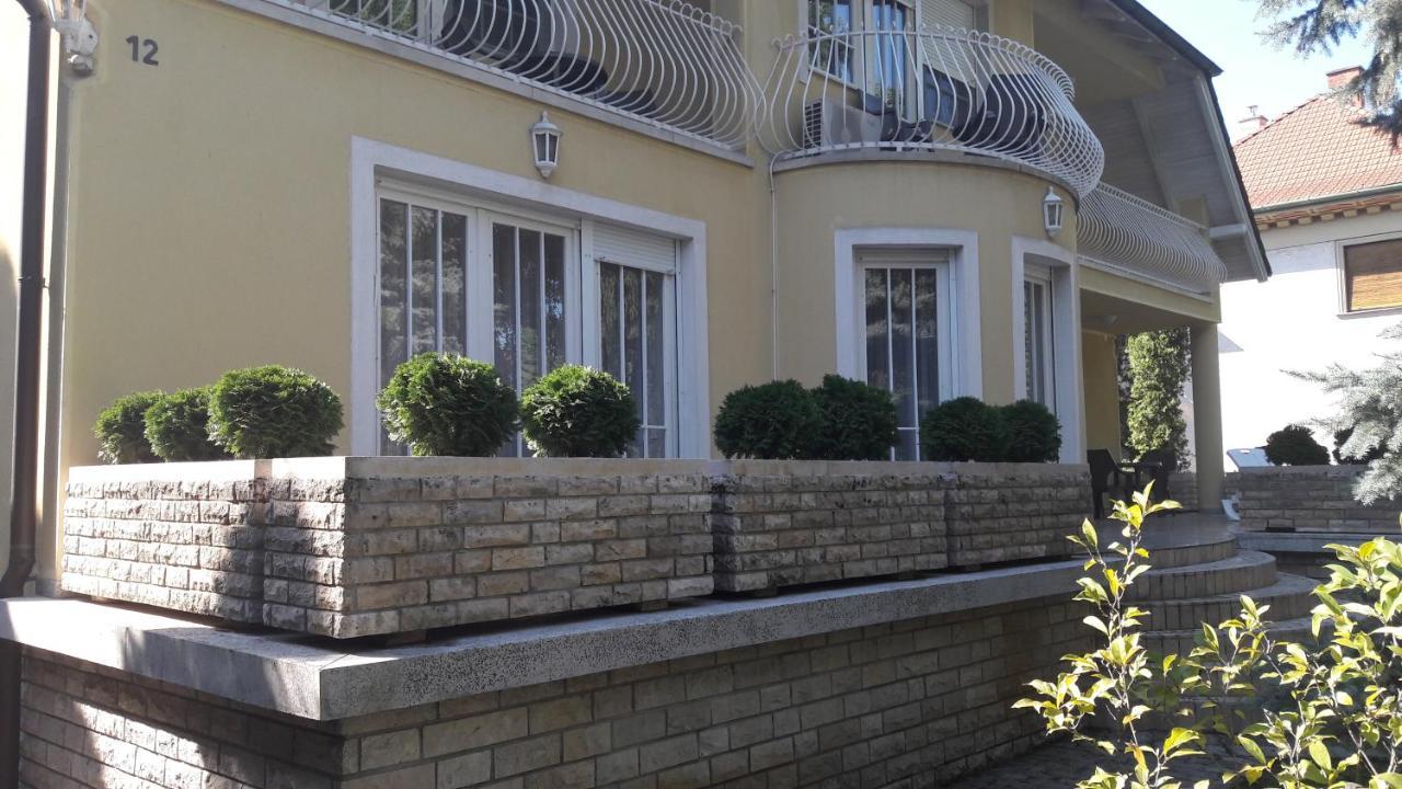 Bed and Breakfast Pero Panzio Debrecen Exterior foto